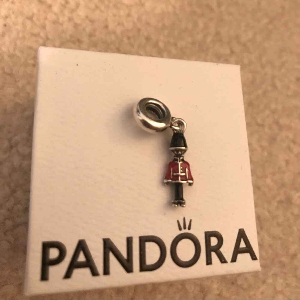 Pandora London charm